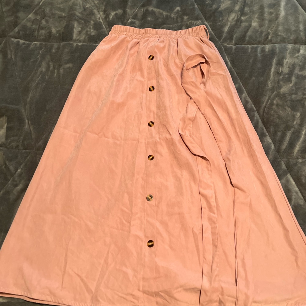 Maxi skirt. Pink. Medium